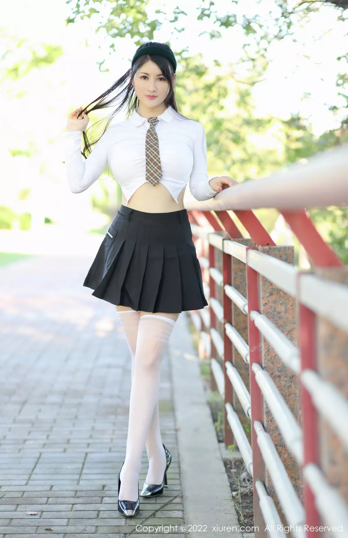 秀人集.com_[XiuRen秀人网]No.5512_模特诗诗kiki白色短T配黑短裙半脱露性感白色内衣丰满诱惑写真58P