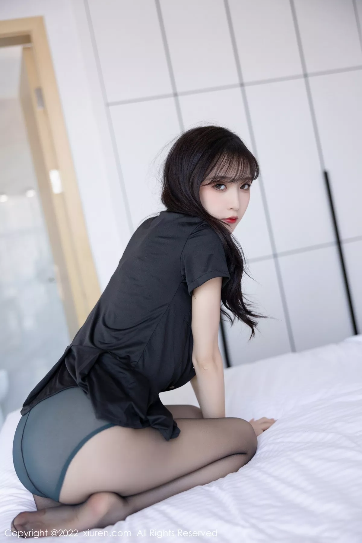 秀人集.com_[XiuRen秀人网]No.5517_模特林星阑脱黑色制服露性感暗绿色蕾丝内衣超薄黑丝诱惑写真88P