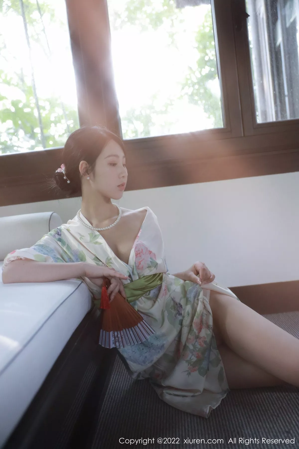 秀人集.com_[XiuRen秀人网]No.5514_模特谢晚晚性感白色带花纹长裙配原色丝袜秀完美身材诱惑写真111P