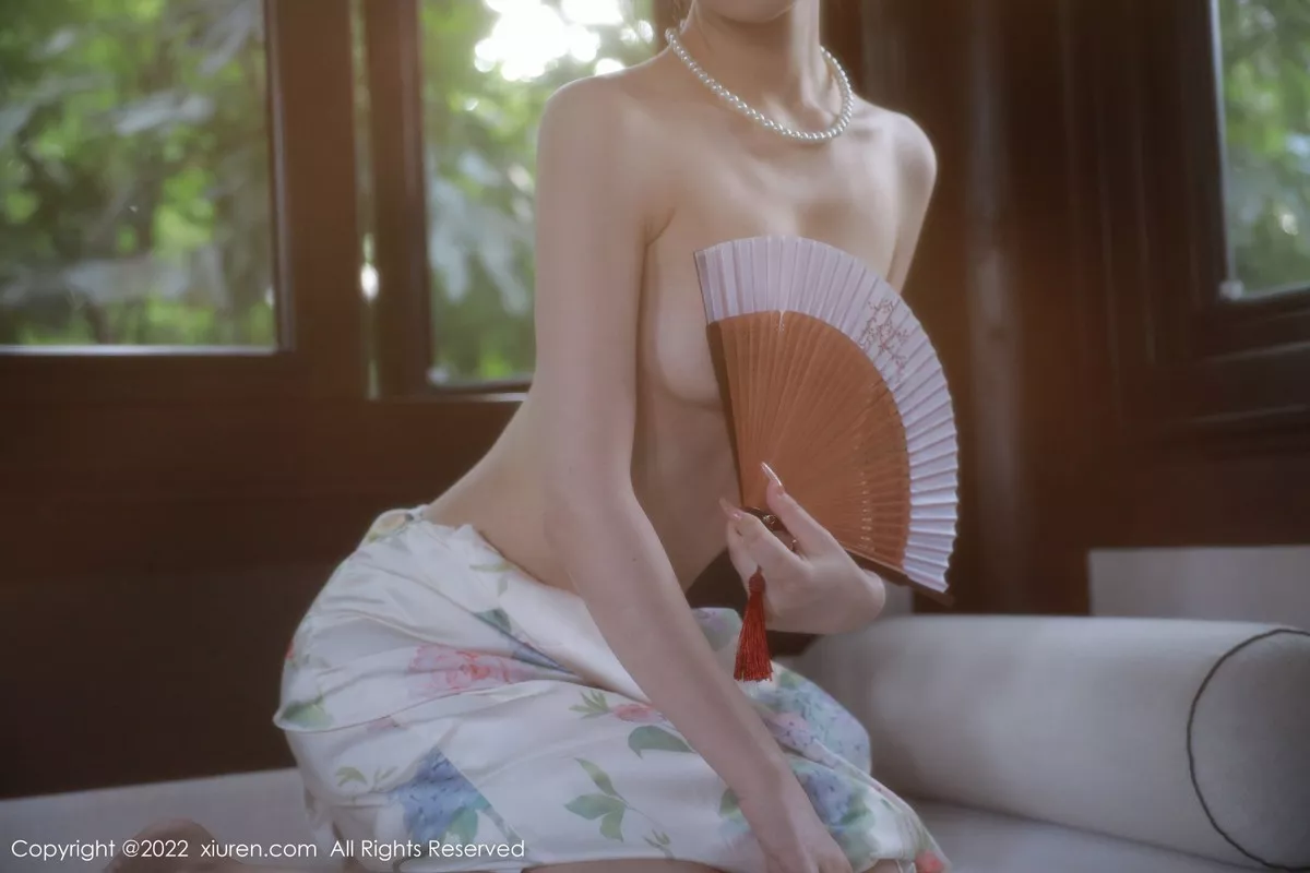 秀人集.com_[XiuRen秀人网]No.5514_模特谢晚晚性感白色带花纹长裙配原色丝袜秀完美身材诱惑写真111P
