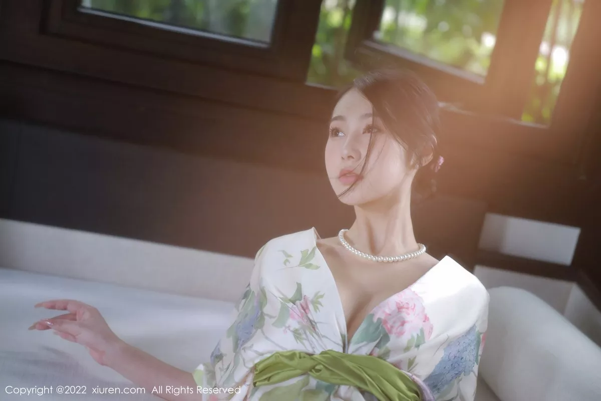 秀人集.com_[XiuRen秀人网]No.5514_模特谢晚晚性感白色带花纹长裙配原色丝袜秀完美身材诱惑写真111P
