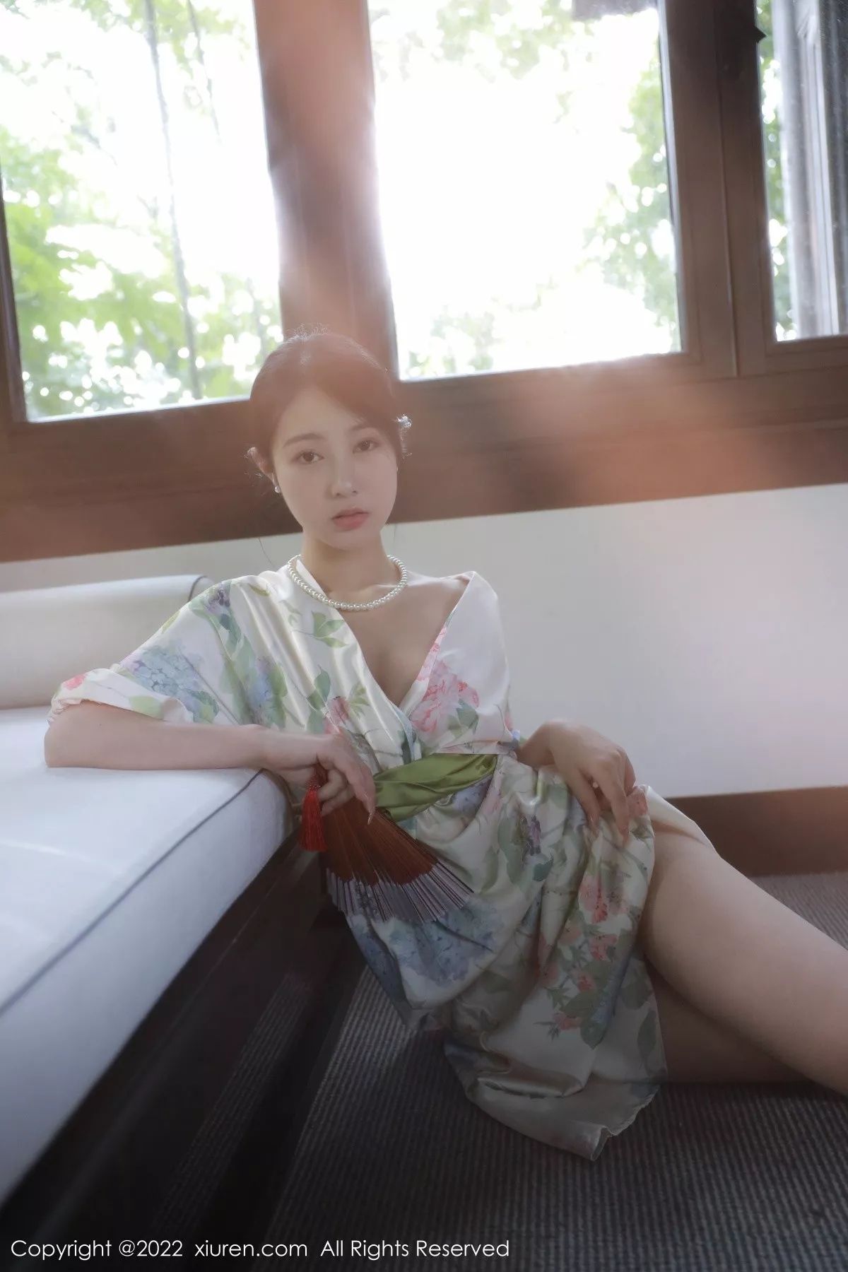 秀人集.com_[XiuRen秀人网]No.5514_模特谢晚晚性感白色带花纹长裙配原色丝袜秀完美身材诱惑写真111P