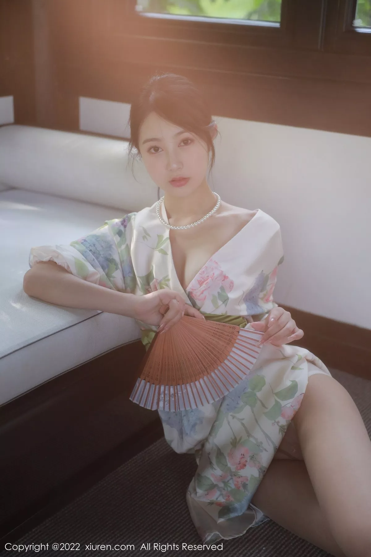 秀人集.com_[XiuRen秀人网]No.5514_模特谢晚晚性感白色带花纹长裙配原色丝袜秀完美身材诱惑写真111P