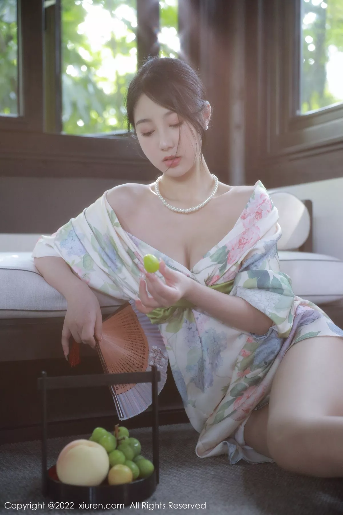 秀人集.com_[XiuRen秀人网]No.5514_模特谢晚晚性感白色带花纹长裙配原色丝袜秀完美身材诱惑写真111P