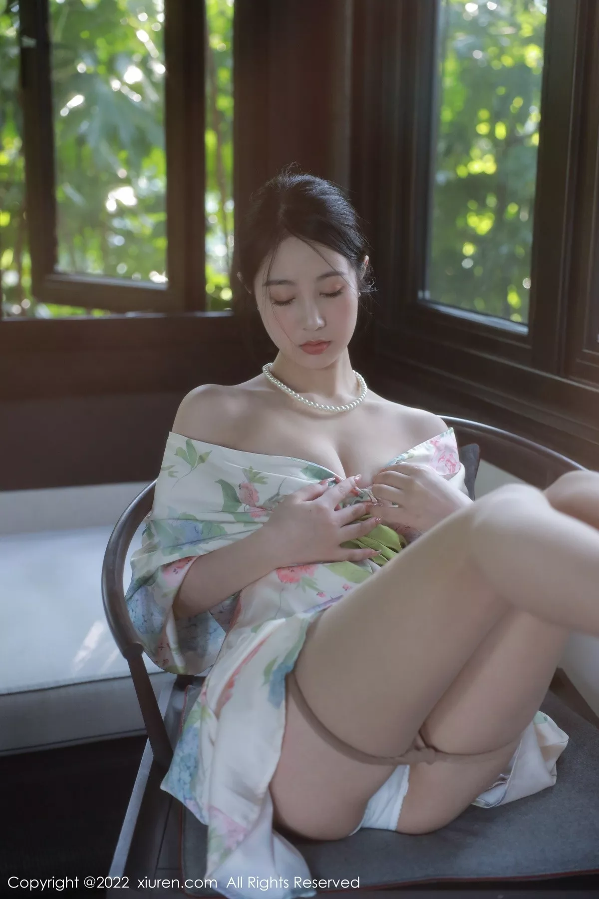 秀人集.com_[XiuRen秀人网]No.5514_模特谢晚晚性感白色带花纹长裙配原色丝袜秀完美身材诱惑写真111P