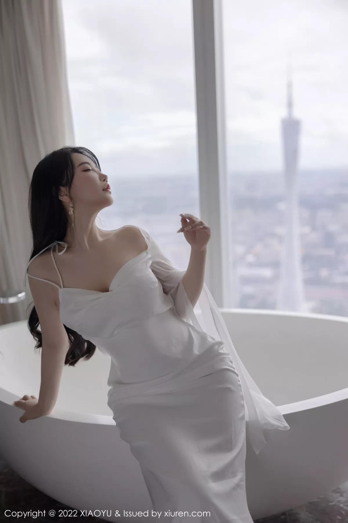 秀人集.com_[XiaoYu画语界]Vol.854_女神Cherry樱桃酱杭州旅拍脱吊带长裙露白色网纱内衣诱惑写真75P