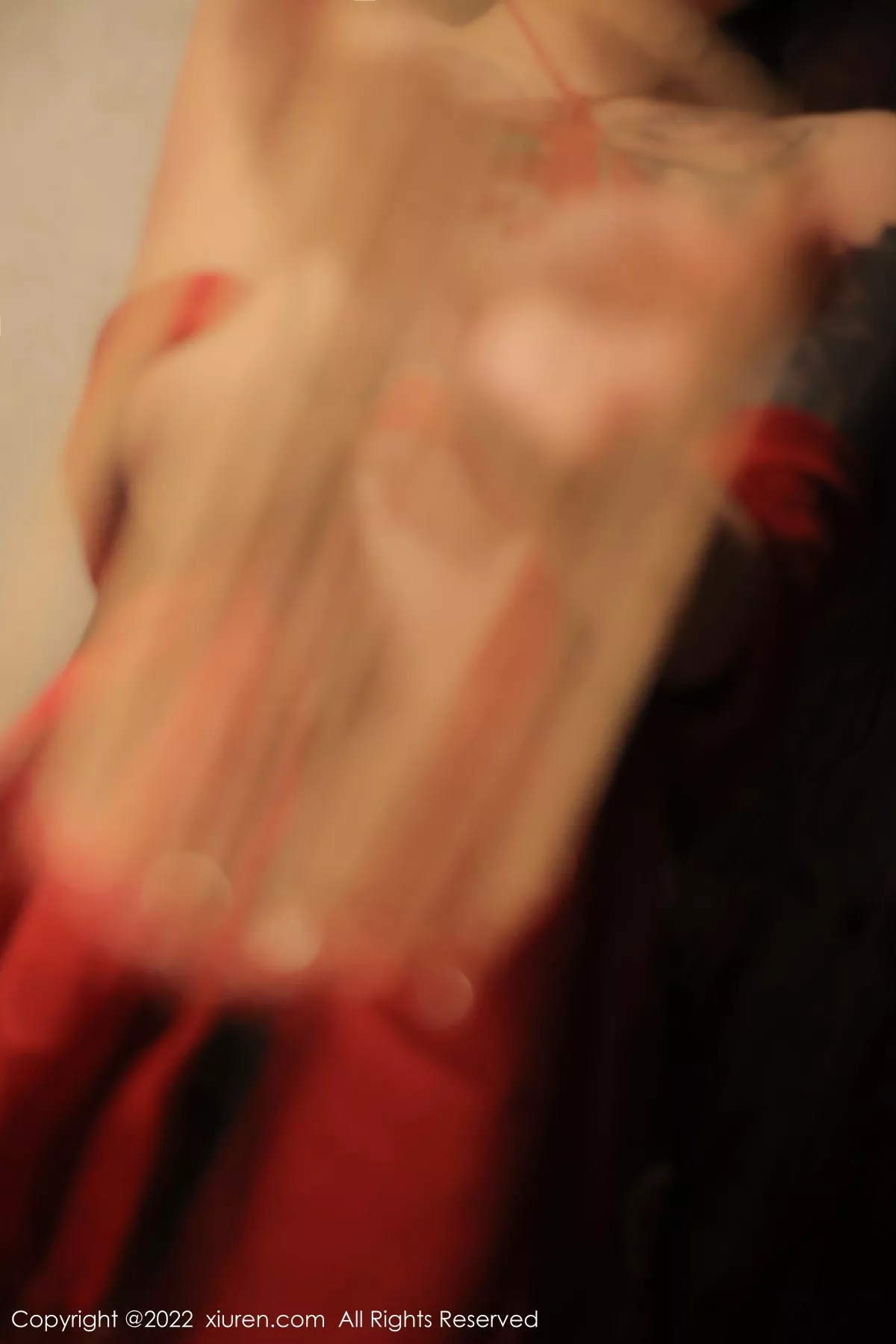 秀人集.com_[XiuRen秀人网]No.5527_模特奶瓶大理旅拍私房性感红色轻透古装服秀完美身材诱惑写真78P