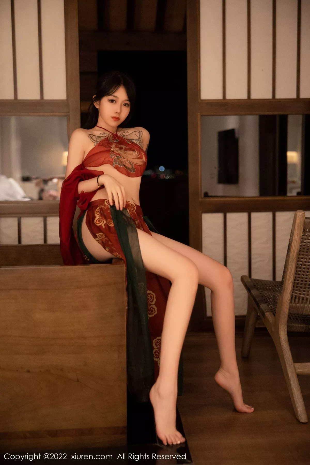 秀人集.com_[XiuRen秀人网]No.5527_模特奶瓶大理旅拍私房性感红色轻透古装服秀完美身材诱惑写真78P