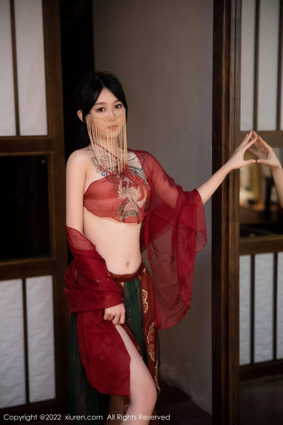 秀人集.com_[XiuRen秀人网]No.5527_模特奶瓶大理旅拍私房性感红色轻透古装服秀完美身材诱惑写真78P