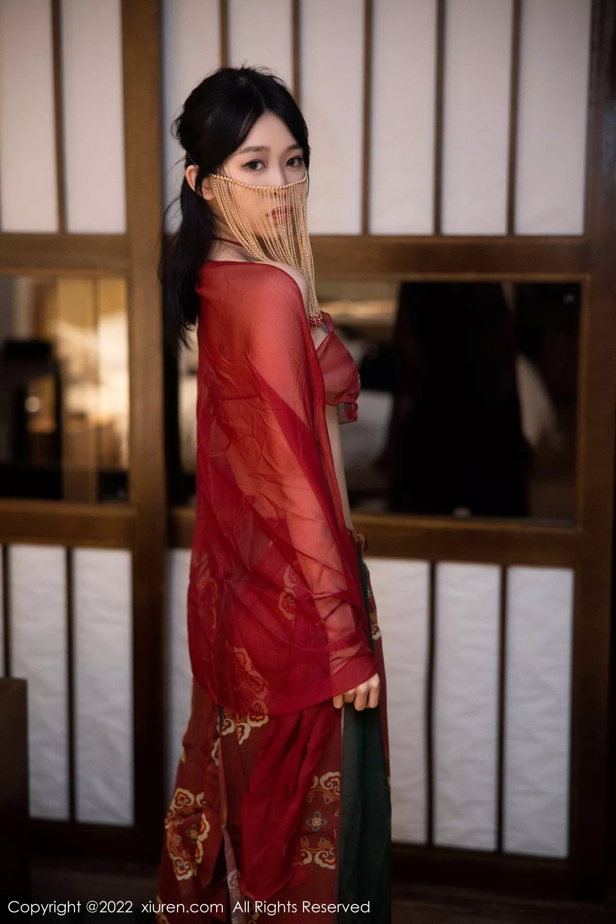 秀人集.com_[XiuRen秀人网]No.5527_模特奶瓶大理旅拍私房性感红色轻透古装服秀完美身材诱惑写真78P