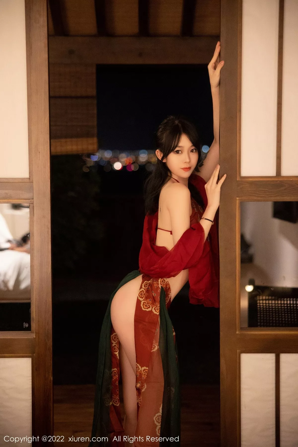 秀人集.com_[XiuRen秀人网]No.5527_模特奶瓶大理旅拍私房性感红色轻透古装服秀完美身材诱惑写真78P