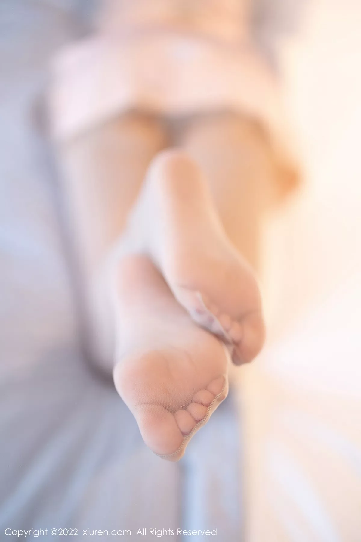 秀人集.com_[XiuRen秀人网]No.5539_女神王馨瑶yanni白色露肩服饰+珍珠色睡裙配蕾丝吊袜诱惑写真78P