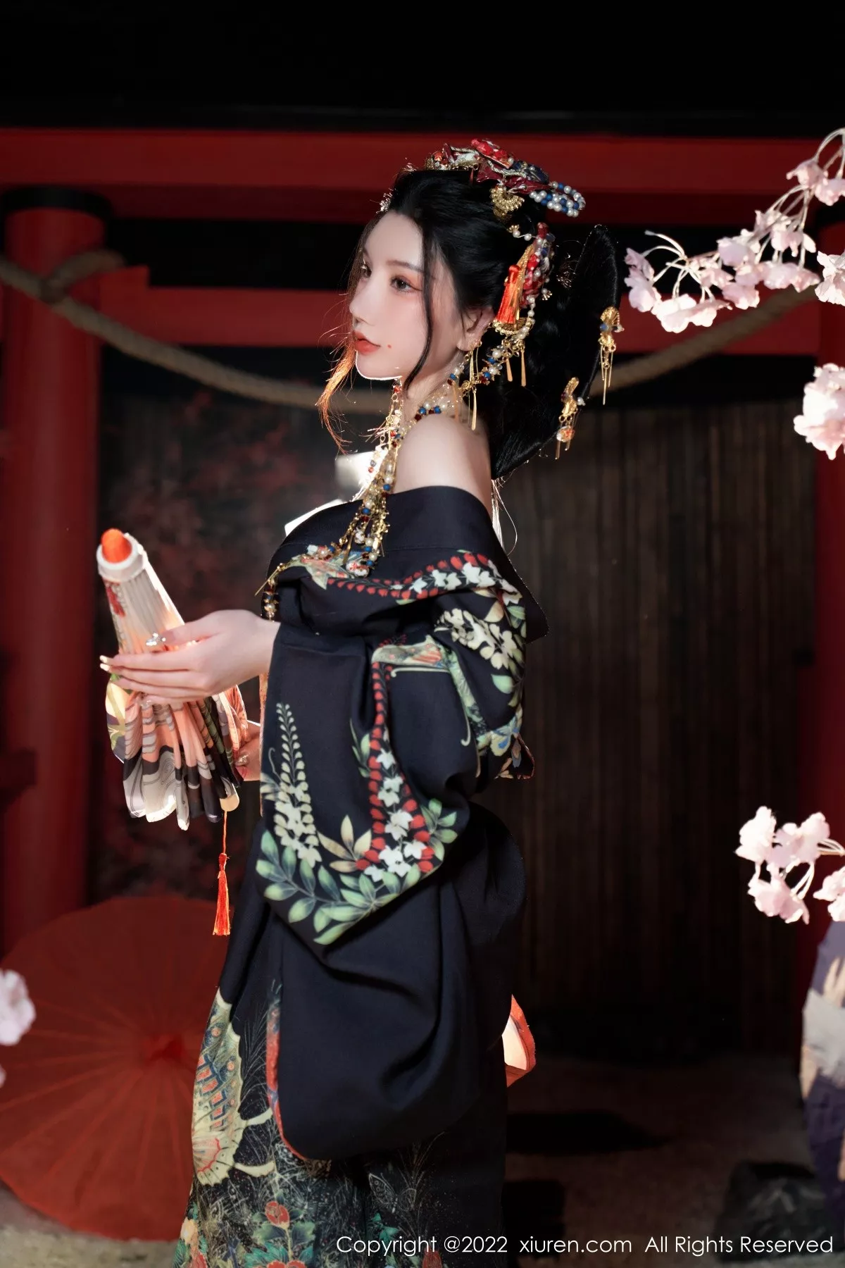 秀人集.com_[XiuRen秀人网]No.5537_女神周于希Sally宽衣解带主题日系风脱和服露翘臀美腿诱惑写真80P