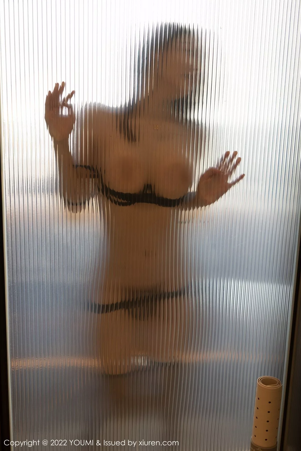 秀人集.com_[YouMi尤蜜荟]Vol.839_模特是小逗逗脱白色制服上衣露黑色蕾丝内衣超薄黑丝诱惑写真86P