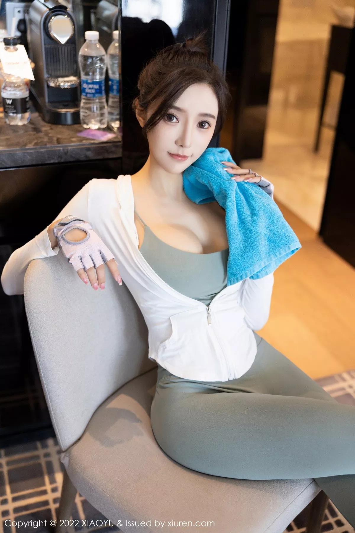 秀人集.com_[XiaoYu画语界]Vol.857_女神王馨瑶yanni健身所场绿灰色运动服半脱秀完美身材诱惑写真85P