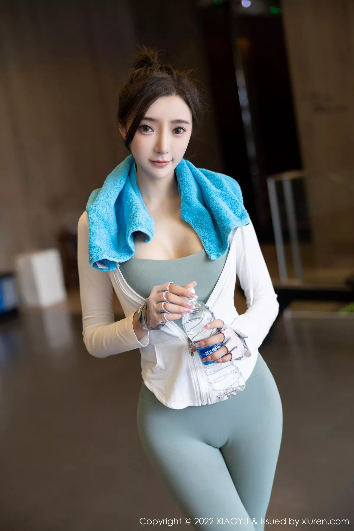 秀人集.com_[XiaoYu画语界]Vol.857_女神王馨瑶yanni健身所场绿灰色运动服半脱秀完美身材诱惑写真85P