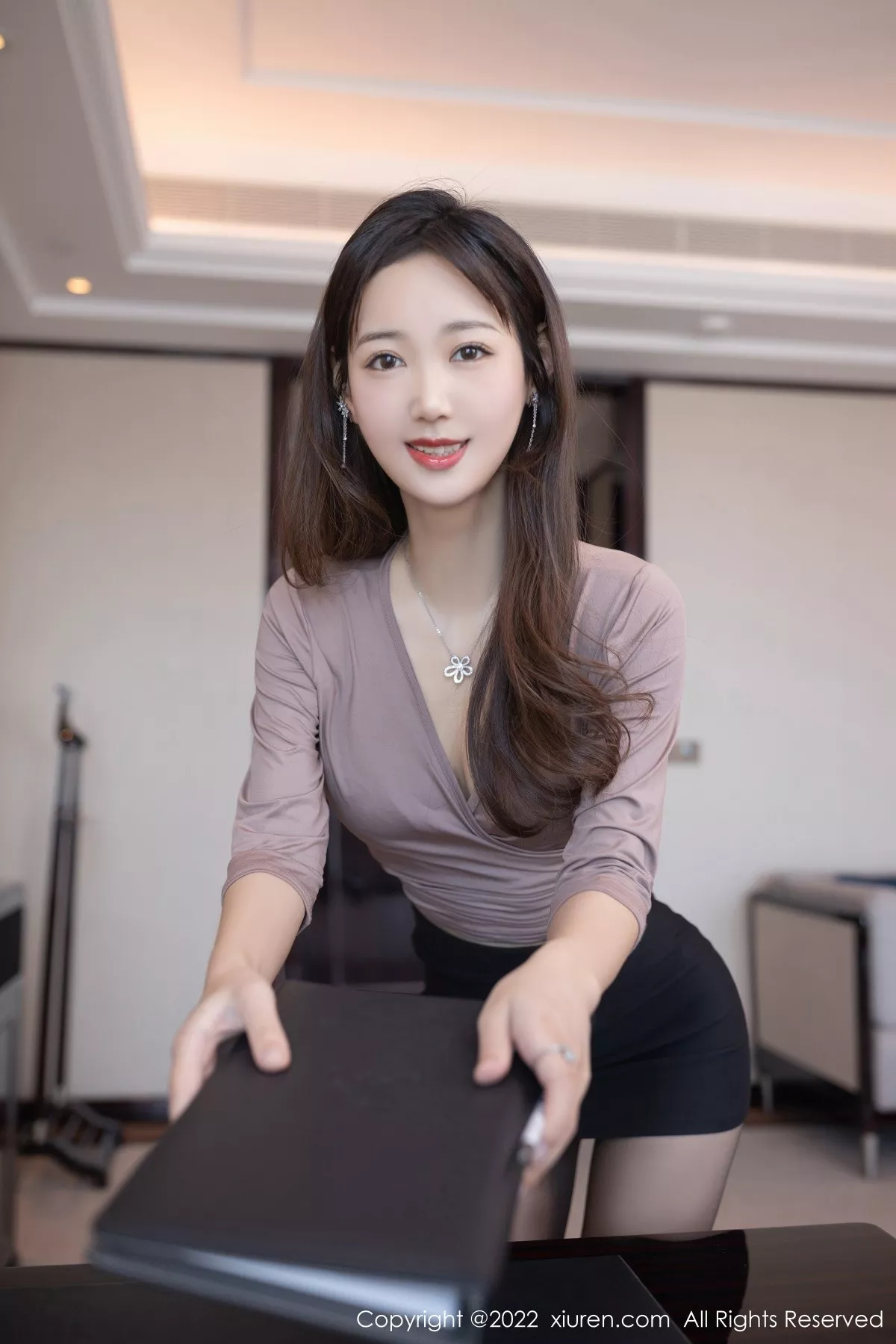 秀人集.com_[XiuRen秀人网]No.5475_模特唐安琪秘书角色扮演半脱露性感蕾丝内衣超薄黑丝诱惑写真84P