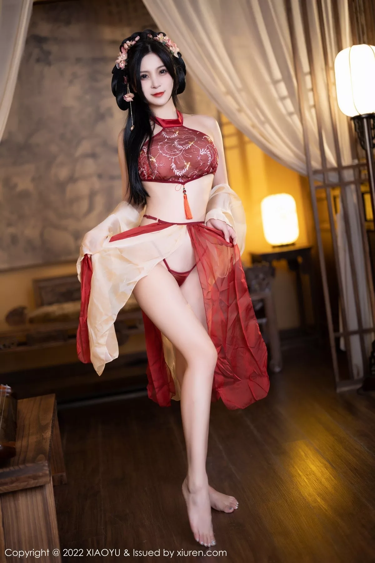 秀人集.com_[XiaoYu画语界]Vol.858_模特小蛮妖Yummy杭州旅拍红色丝绸古装服露白嫩肌肤诱惑写真81P