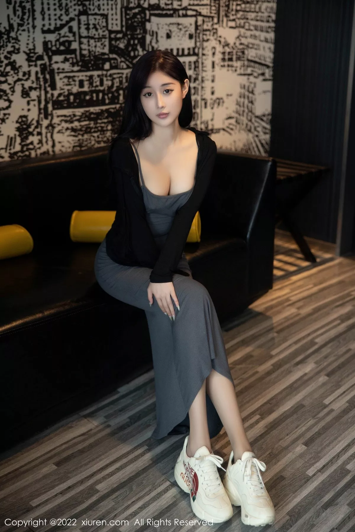 秀人集.com_[XiuRen秀人网]No.5553_新人模特顾楚楚maily性感深灰色吊带裙配诱人灰丝完美诱惑写真96P