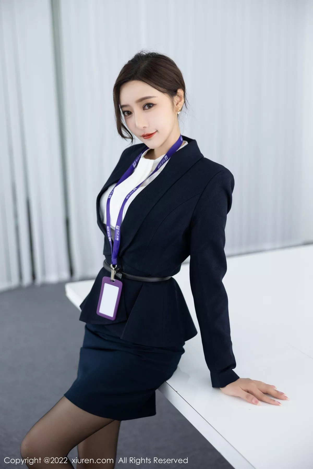 秀人集.com_[XiuRen秀人网]No.5563_女神王馨瑶yanni脱OL职业装露性感灰色内衣配超薄黑丝诱惑写真80P