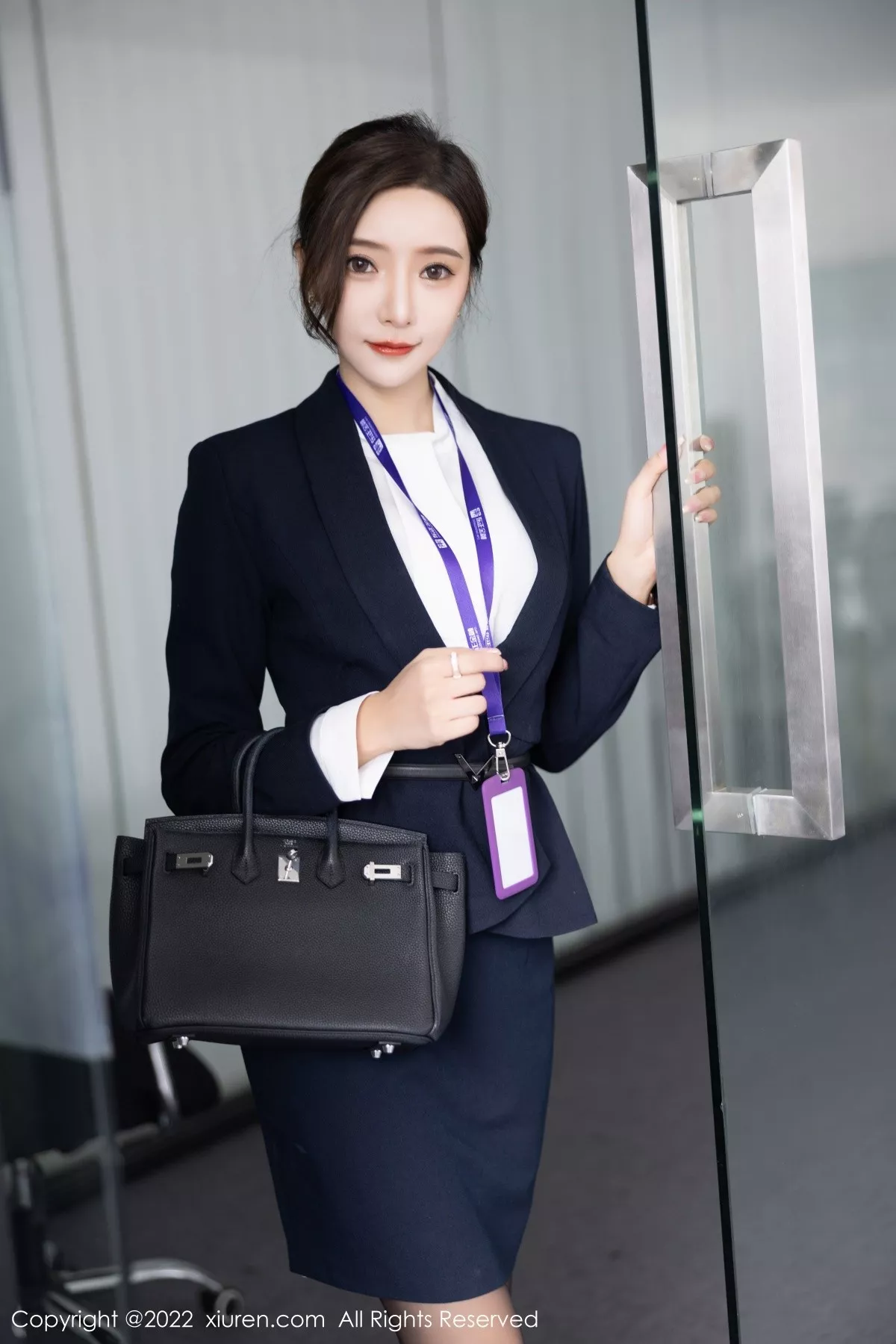 秀人集.com_[XiuRen秀人网]No.5563_女神王馨瑶yanni脱OL职业装露性感灰色内衣配超薄黑丝诱惑写真80P