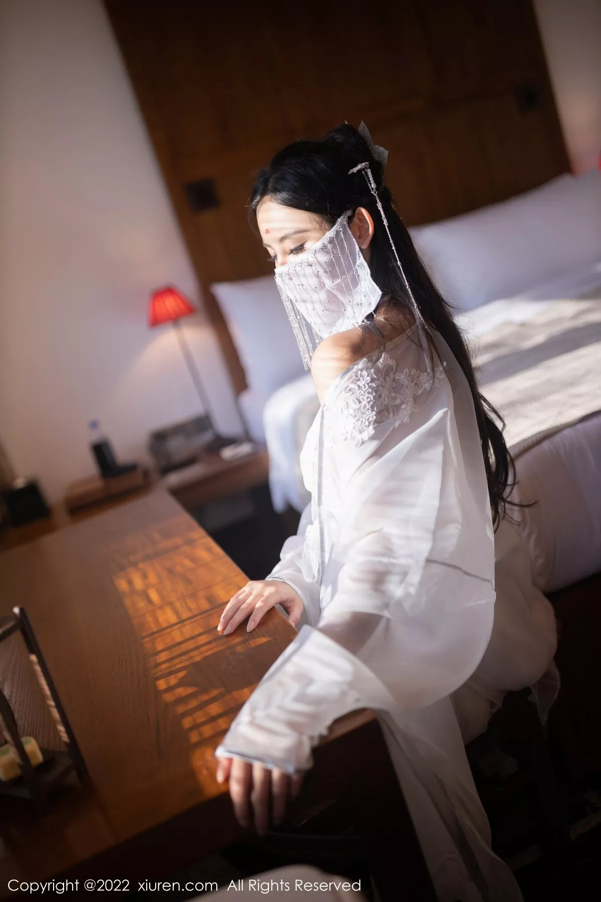 秀人集.com_[XiuRen秀人网]No.5573_模特就是阿朱啊嫦娥装扮中秋主题白色服饰秀曼妙身姿诱惑写真85P