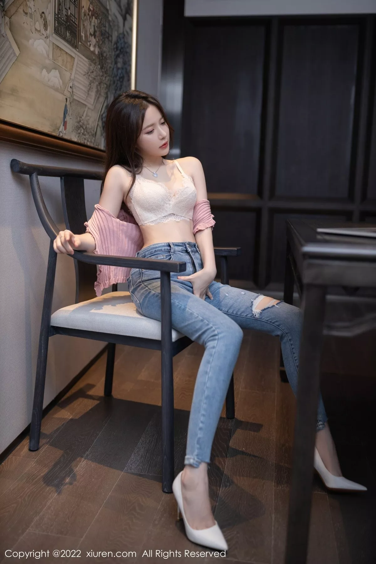 秀人集.com_[XiuRen秀人网]No.5570_模特鱼子酱Fish云南旅拍粉色上衣配牛仔裤秀完美身材诱惑写真80P