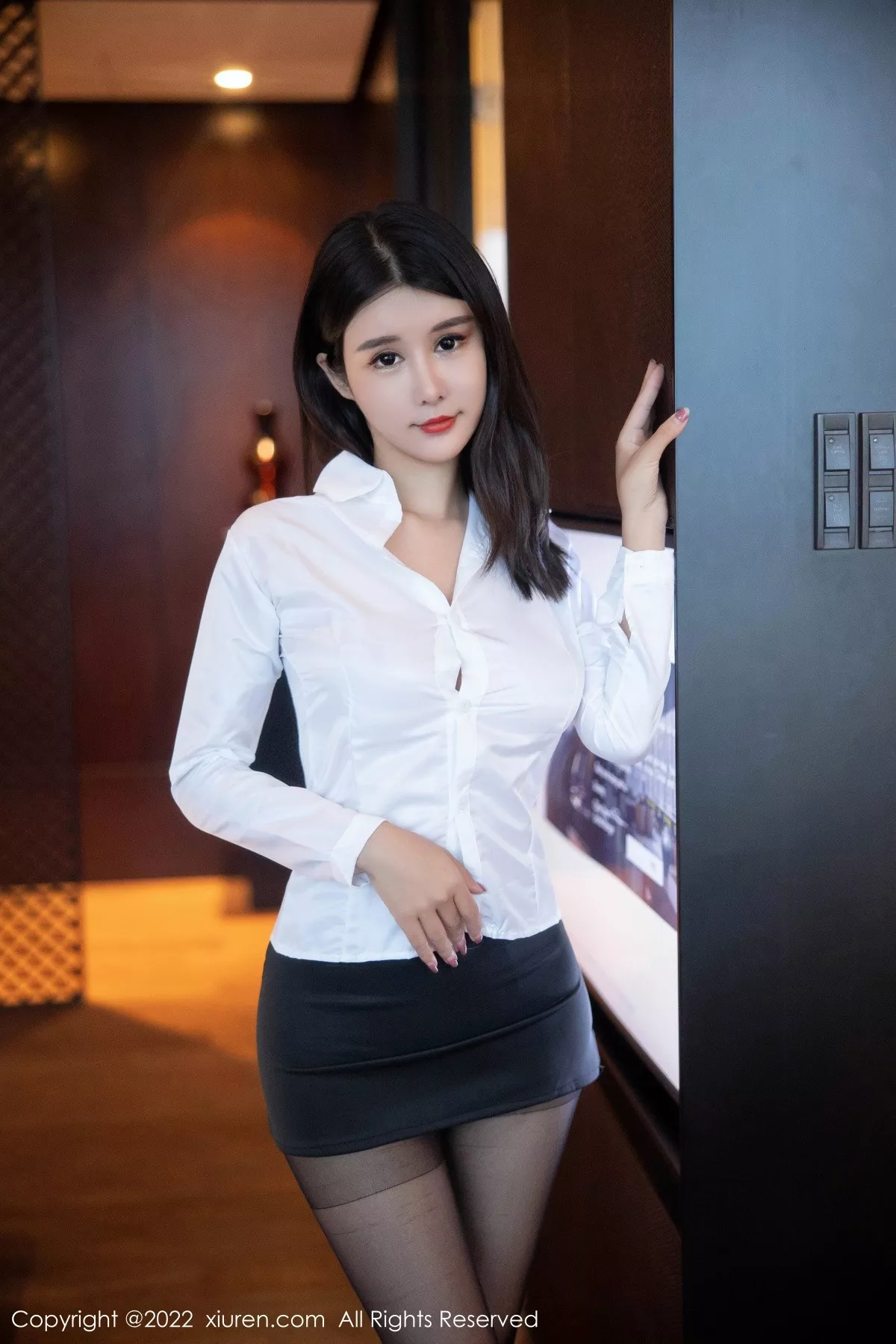 秀人集.com_[XiuRen秀人网]No.5578_模特夏沫沫tifa性感白衬衣配黑色短裙露超薄黑丝完美诱惑写真74P