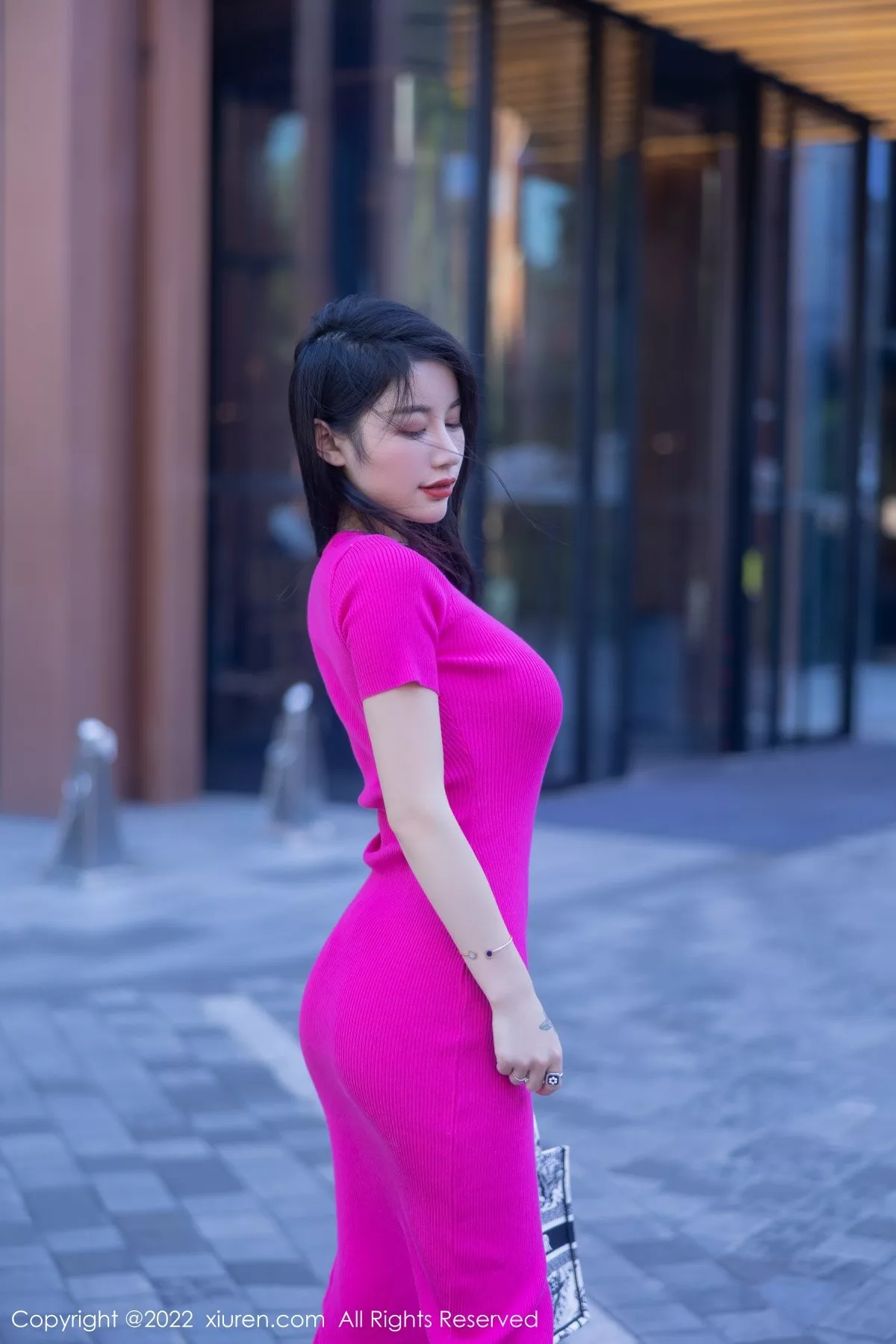 秀人集.com_[XiuRen秀人网]No.5582_模特美七Mia西双版纳旅拍性感粉红连衣长裙秀惹火身材诱惑写真81P