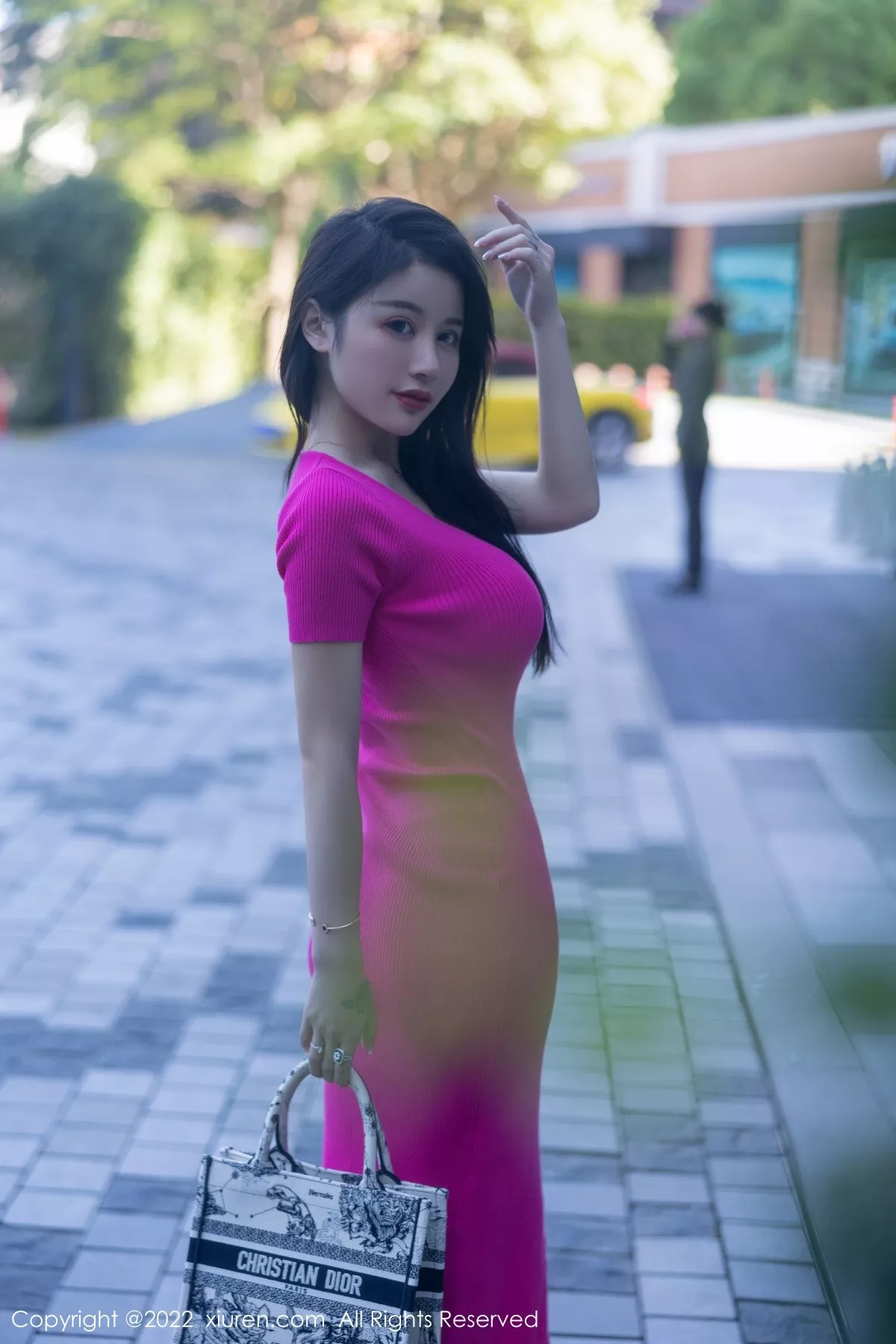 秀人集.com_[XiuRen秀人网]No.5582_模特美七Mia西双版纳旅拍性感粉红连衣长裙秀惹火身材诱惑写真81P