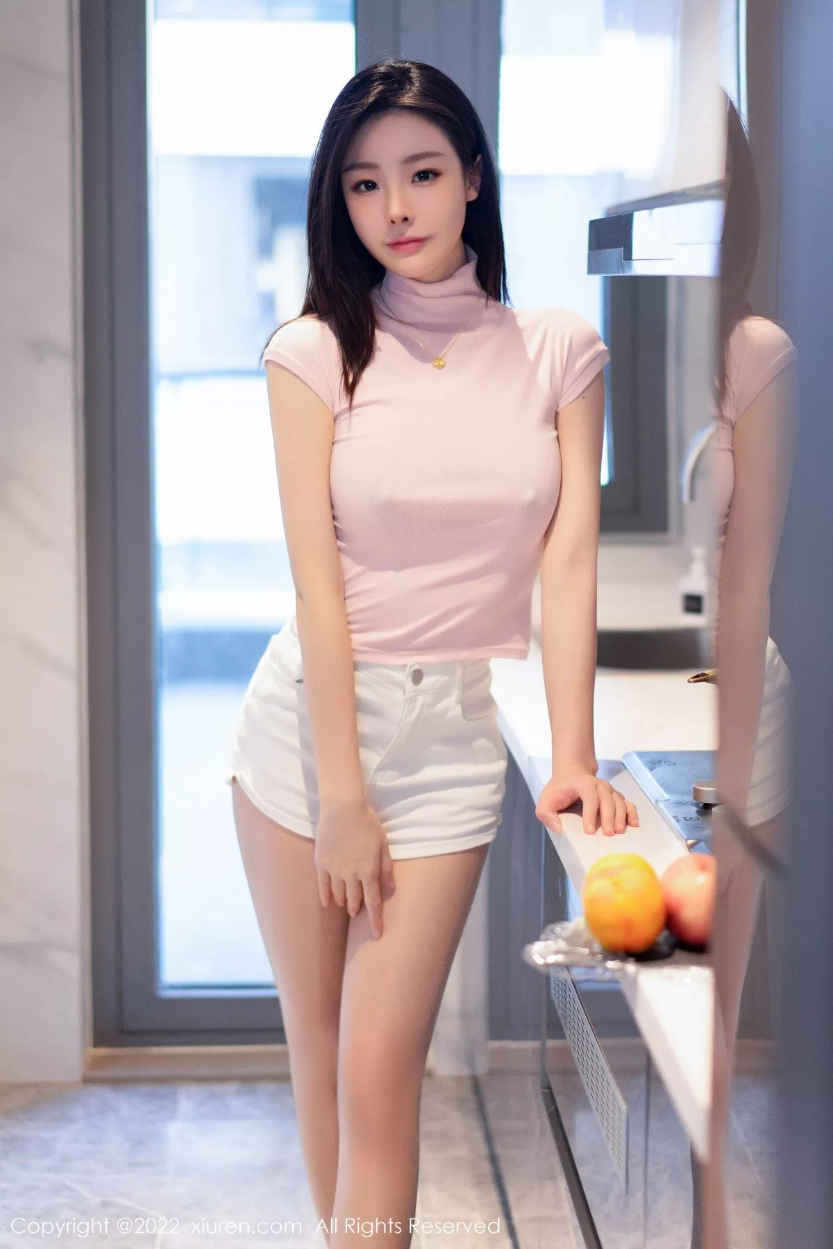 秀人集.com_[XiuRen秀人网]No.5593_模特是小逗逗粉色真空上衣配白短裤半脱露超薄无内肉丝诱惑写真77P