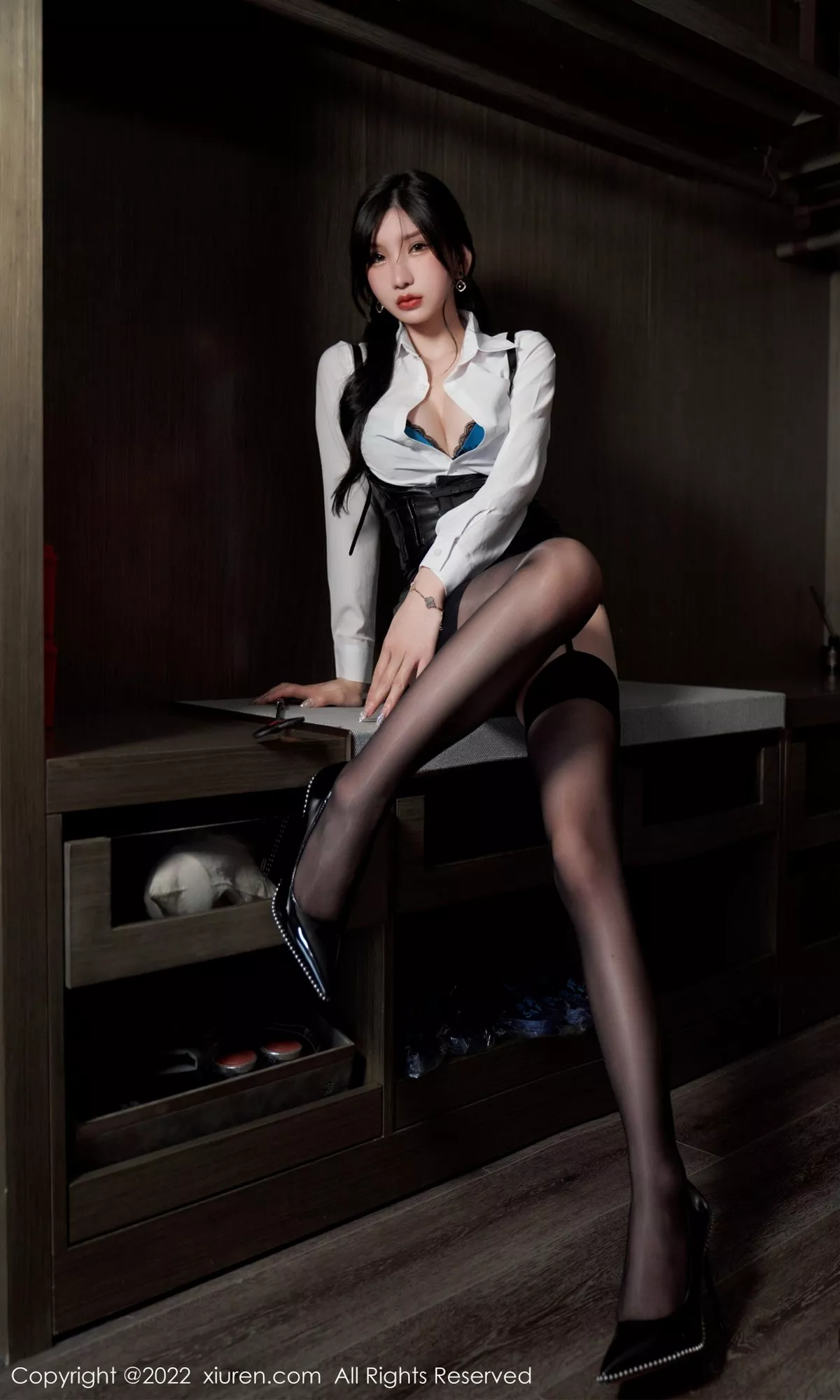 秀人集.com_[XiuRen秀人网]No.5602_女神周于希Sally性感白T配黑皮短裙露黑色蕾丝内衣完美诱惑写真90P