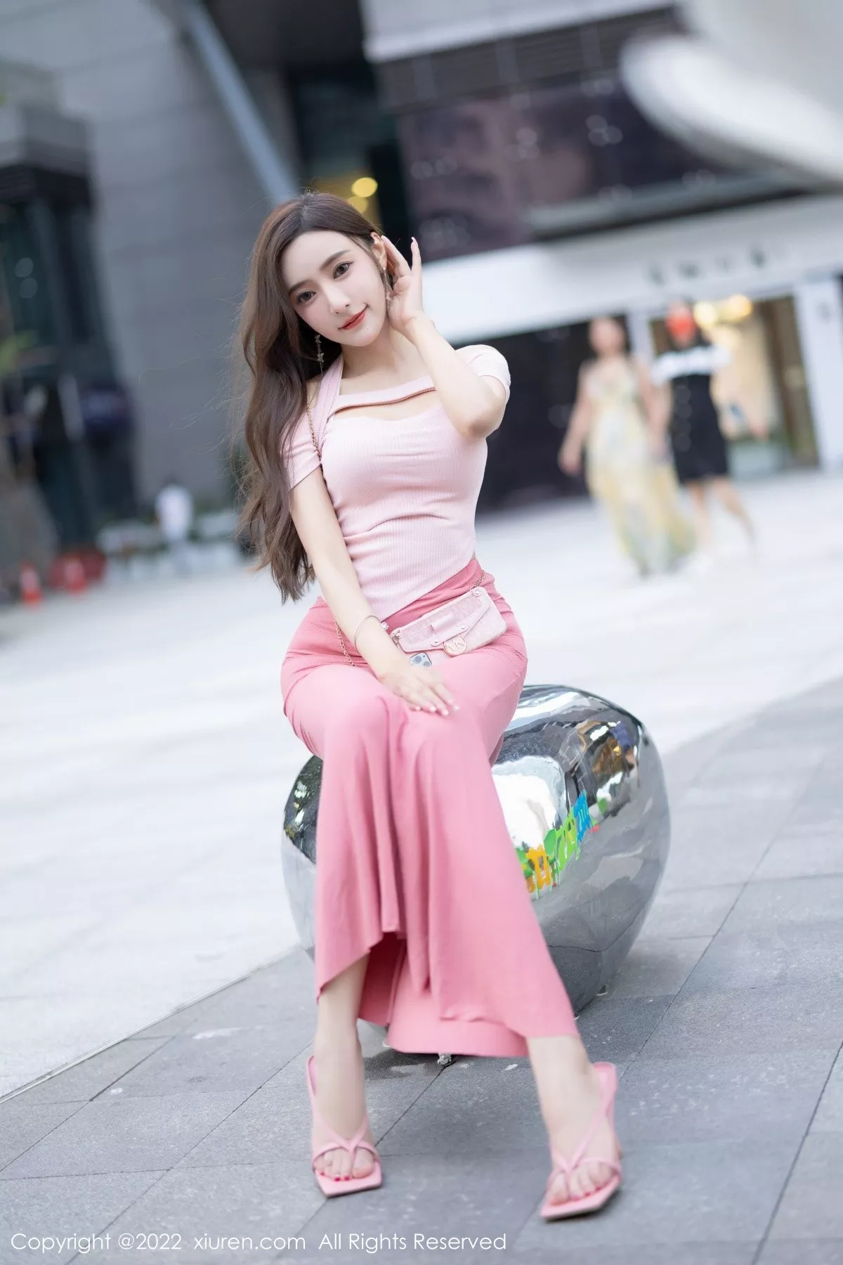 秀人集.com_[XiuRen秀人网]No.5601_女神王馨瑶yanni脱粉色长裙露性感蕾丝内裤秀惹火身材诱惑写真78P