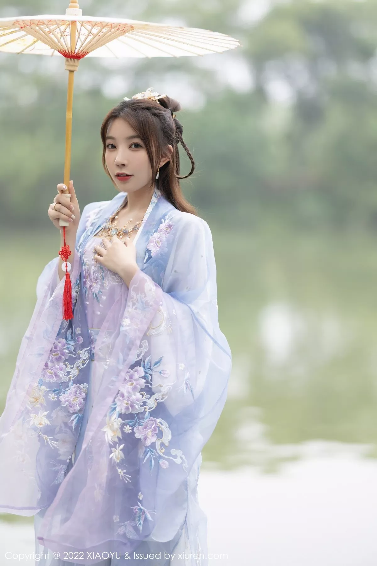 秀人集.com_[XiaoYu画语界]Vol.866_女神徐莉芝Booty杭州旅拍浅紫色古装服配超薄无内肉丝诱惑写真94P