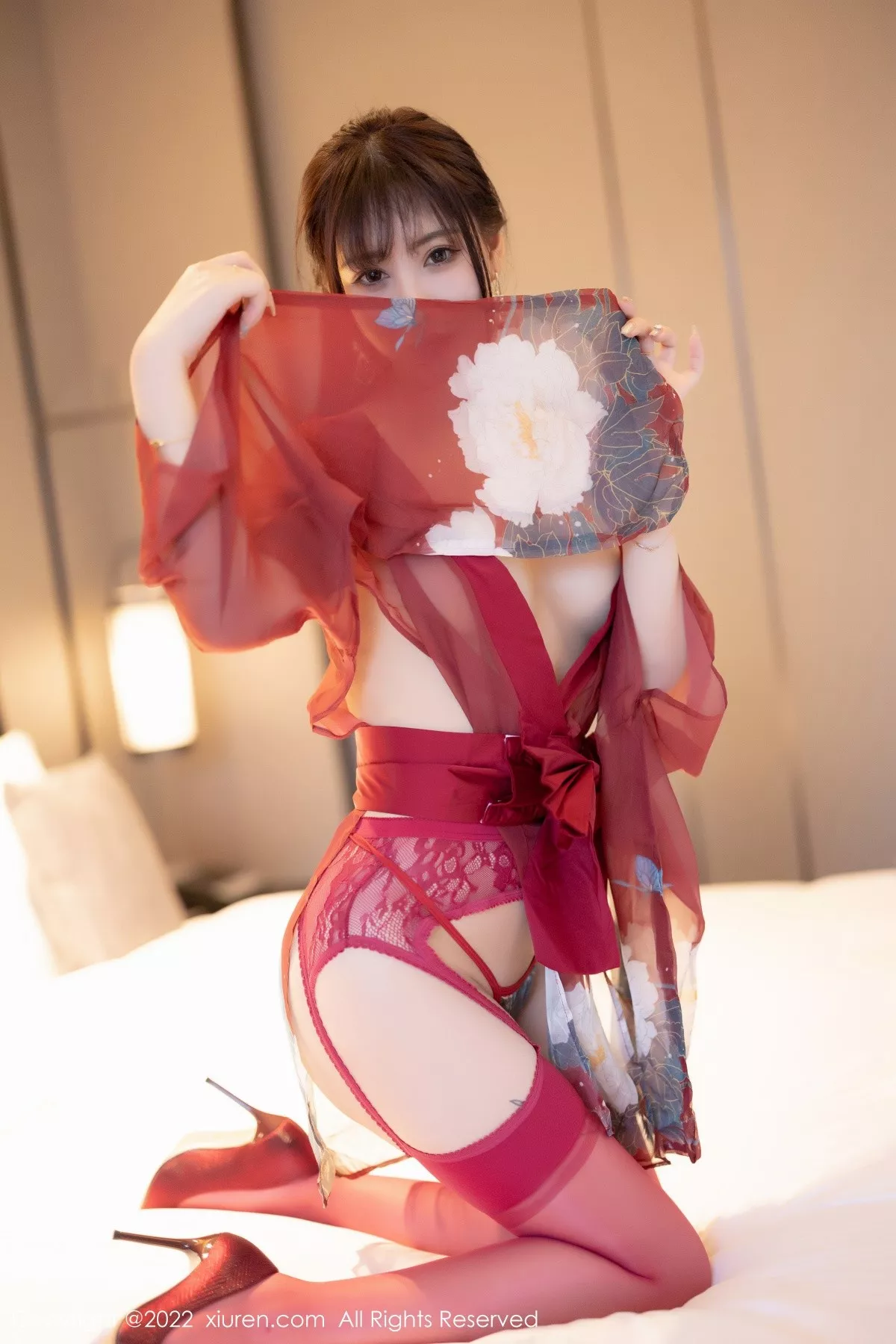 秀人集.com_[XiuRen秀人网]No.5606_模特张欣欣性感红色轻透薄纱服配红丝吊袜秀苗条身材诱惑写真80P