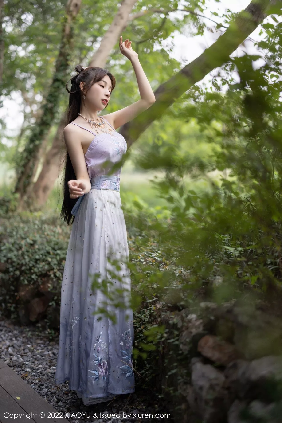 秀人集.com_[XiaoYu画语界]Vol.866_女神徐莉芝Booty杭州旅拍浅紫色古装服配超薄无内肉丝诱惑写真94P