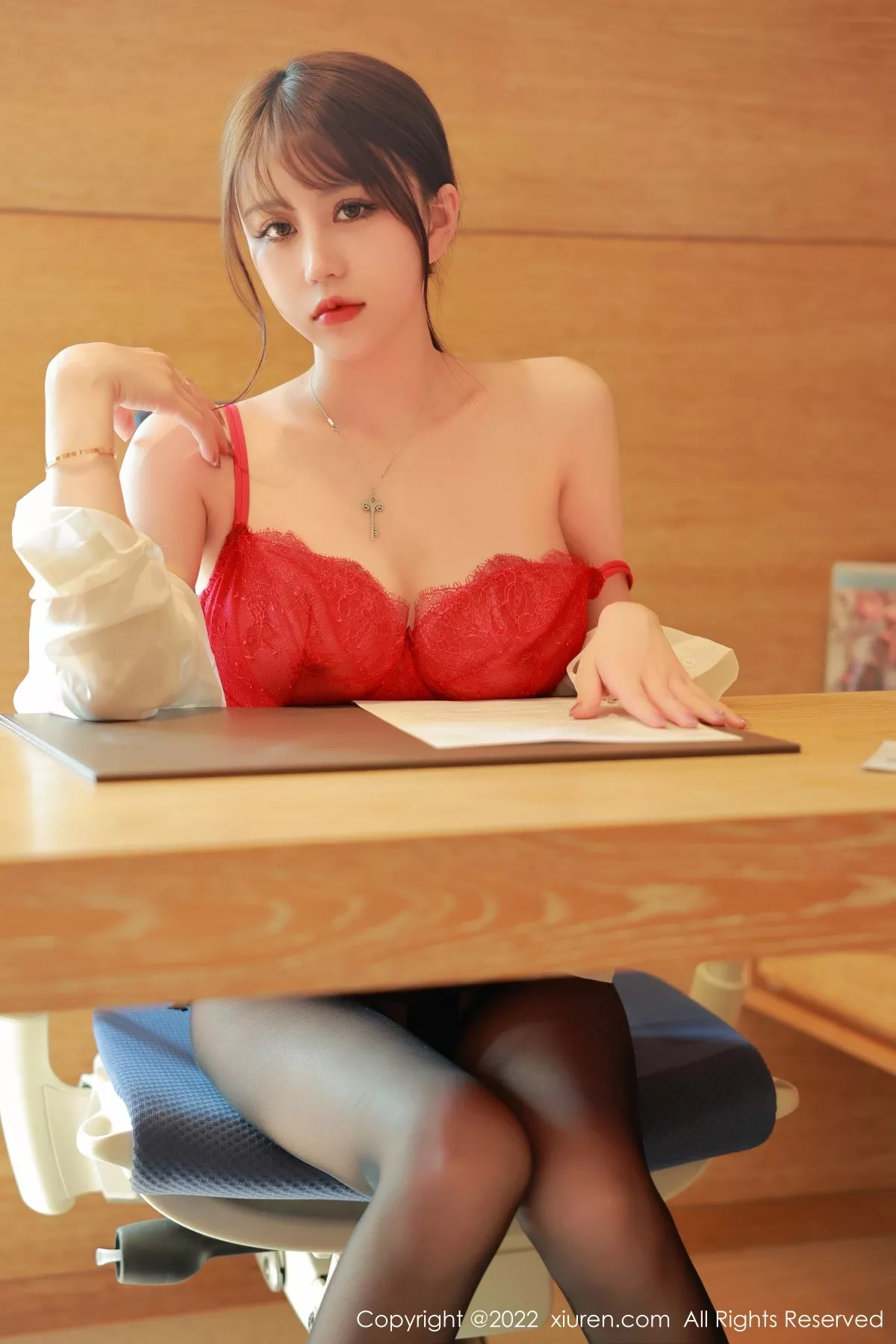 秀人集.com_[XiuRen秀人网]No.5607_模特tina_甜仔香格里拉旅拍性感白T配黑短裙露蕾丝内衣诱惑写真52P