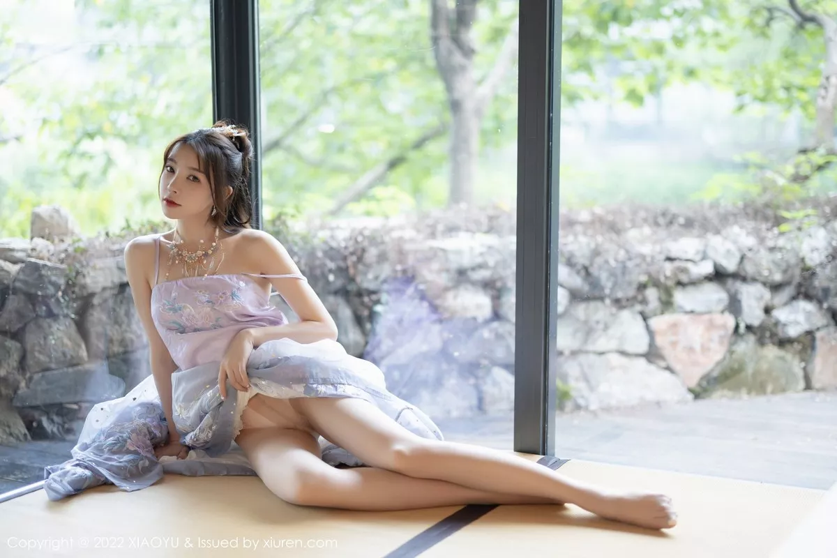秀人集.com_[XiaoYu画语界]Vol.866_女神徐莉芝Booty杭州旅拍浅紫色古装服配超薄无内肉丝诱惑写真94P