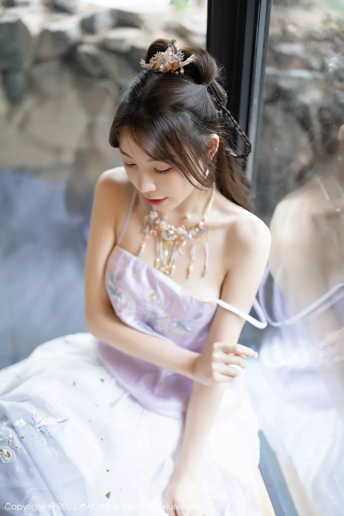 秀人集.com_[XiaoYu画语界]Vol.866_女神徐莉芝Booty杭州旅拍浅紫色古装服配超薄无内肉丝诱惑写真94P