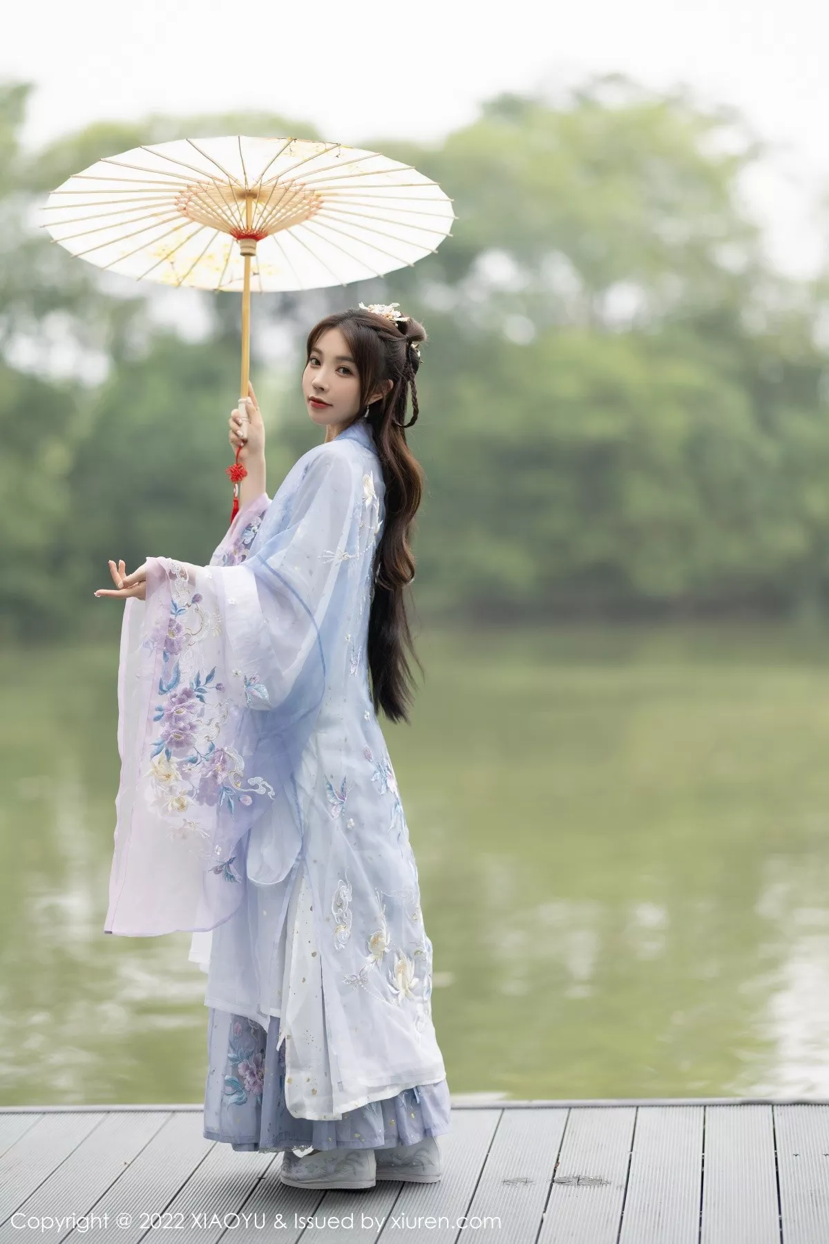 秀人集.com_[XiaoYu画语界]Vol.866_女神徐莉芝Booty杭州旅拍浅紫色古装服配超薄无内肉丝诱惑写真94P