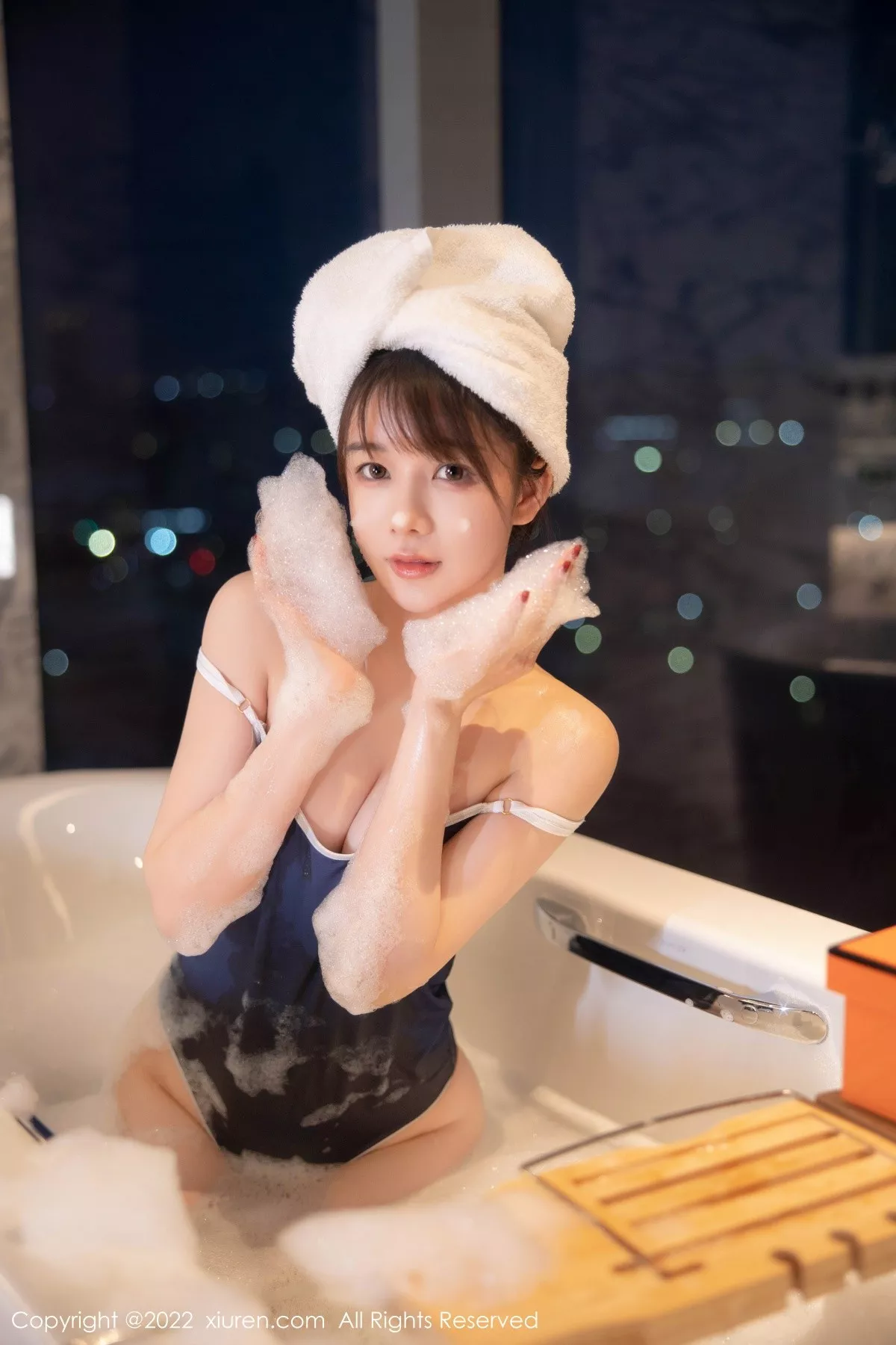 秀人集.com_[XiuRen秀人网]No.5477_模特婠婠么私房浴缸性感深蓝色比基尼湿身泡泡浴撩人诱惑写真76P