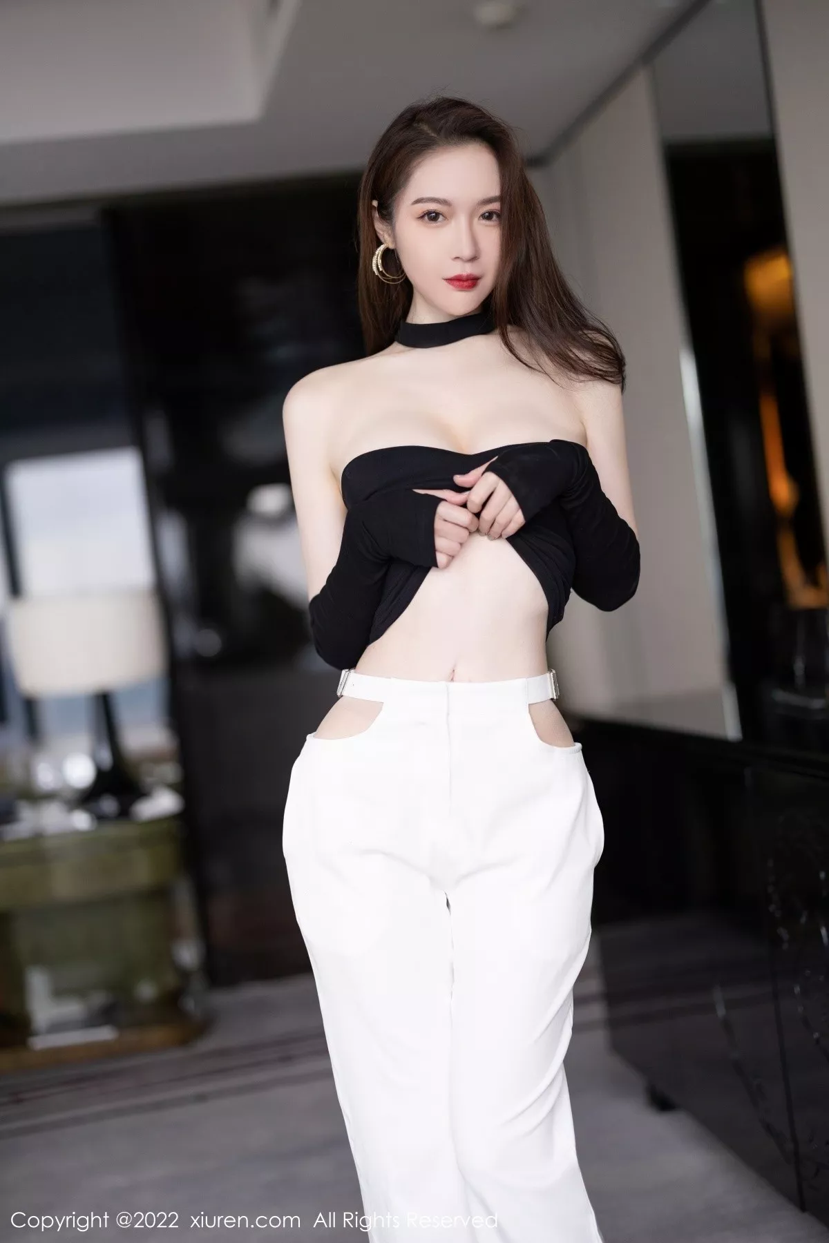 秀人集.com_[XiuRen秀人网]No.5487_模特梦心玥黑色轻透露肩网纱配白长裤半脱秀曼妙身姿诱惑写真80P