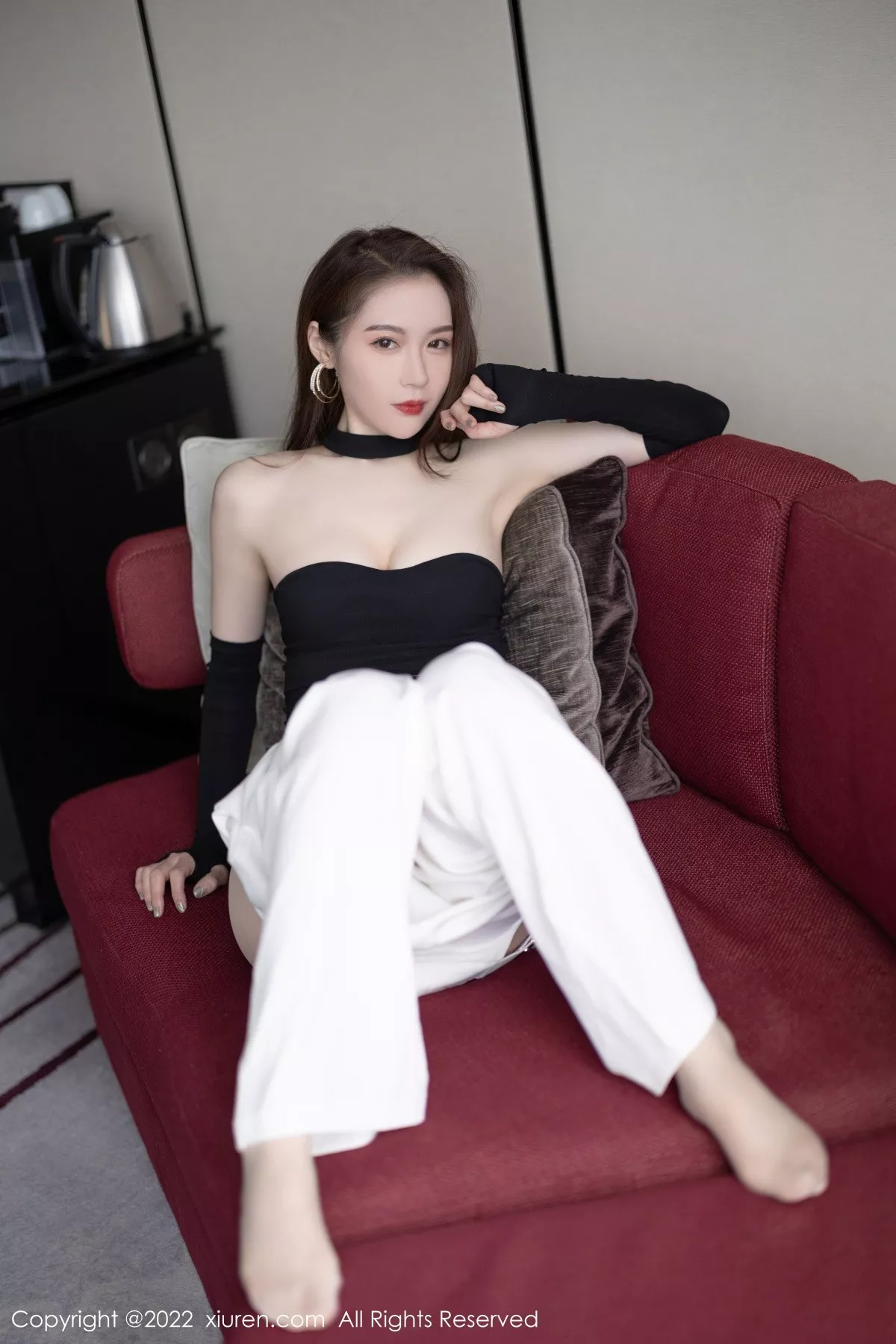 秀人集.com_[XiuRen秀人网]No.5487_模特梦心玥黑色轻透露肩网纱配白长裤半脱秀曼妙身姿诱惑写真80P