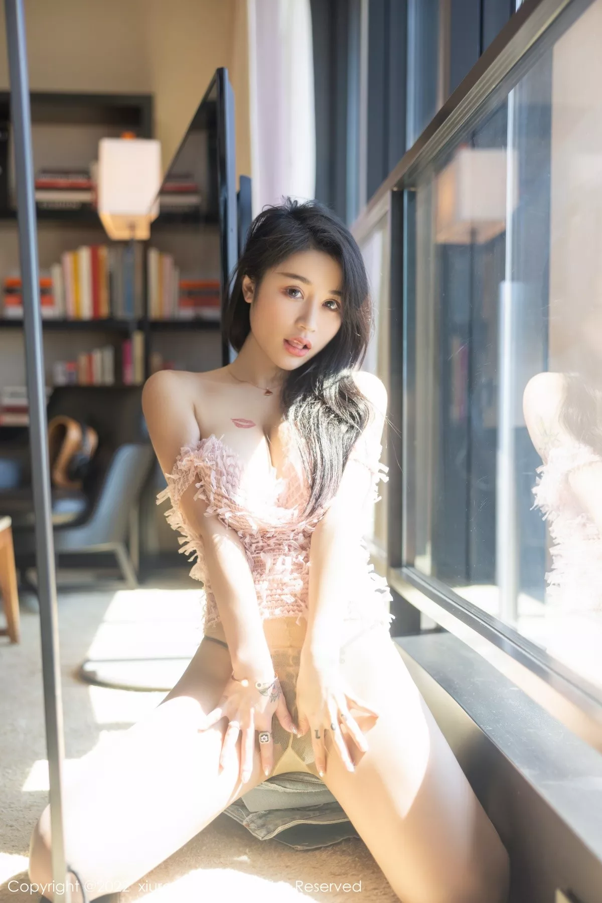 秀人集.com_[XiuRen秀人网]No.5489_模特美七Mia西双版纳旅拍私房半脱露黑色蕾丝内衣惹火诱惑写真97P