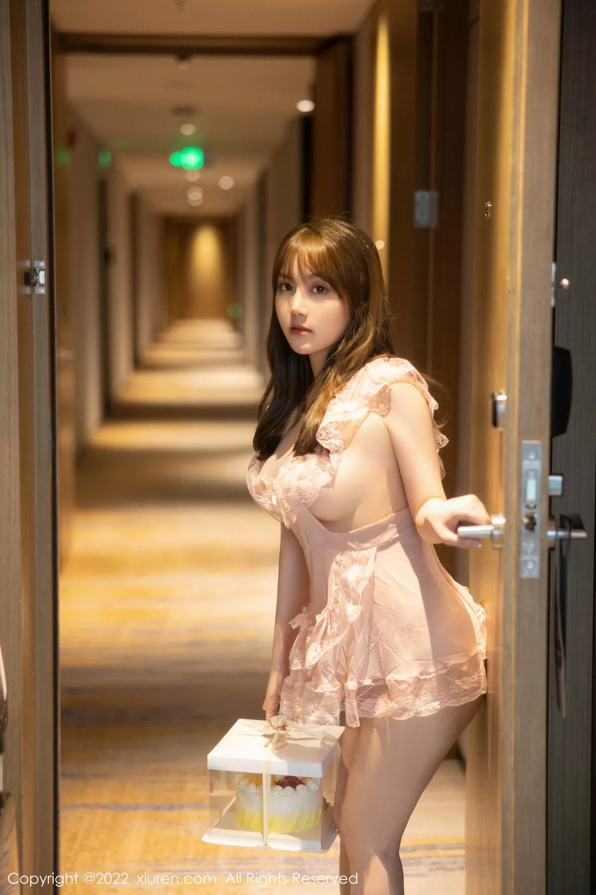 秀人集.com_[XiuRen秀人网]No.5497_模特豆瓣酱私房性感粉色轻透睡裙真空秀豪乳翘臀惹火诱惑写真90P