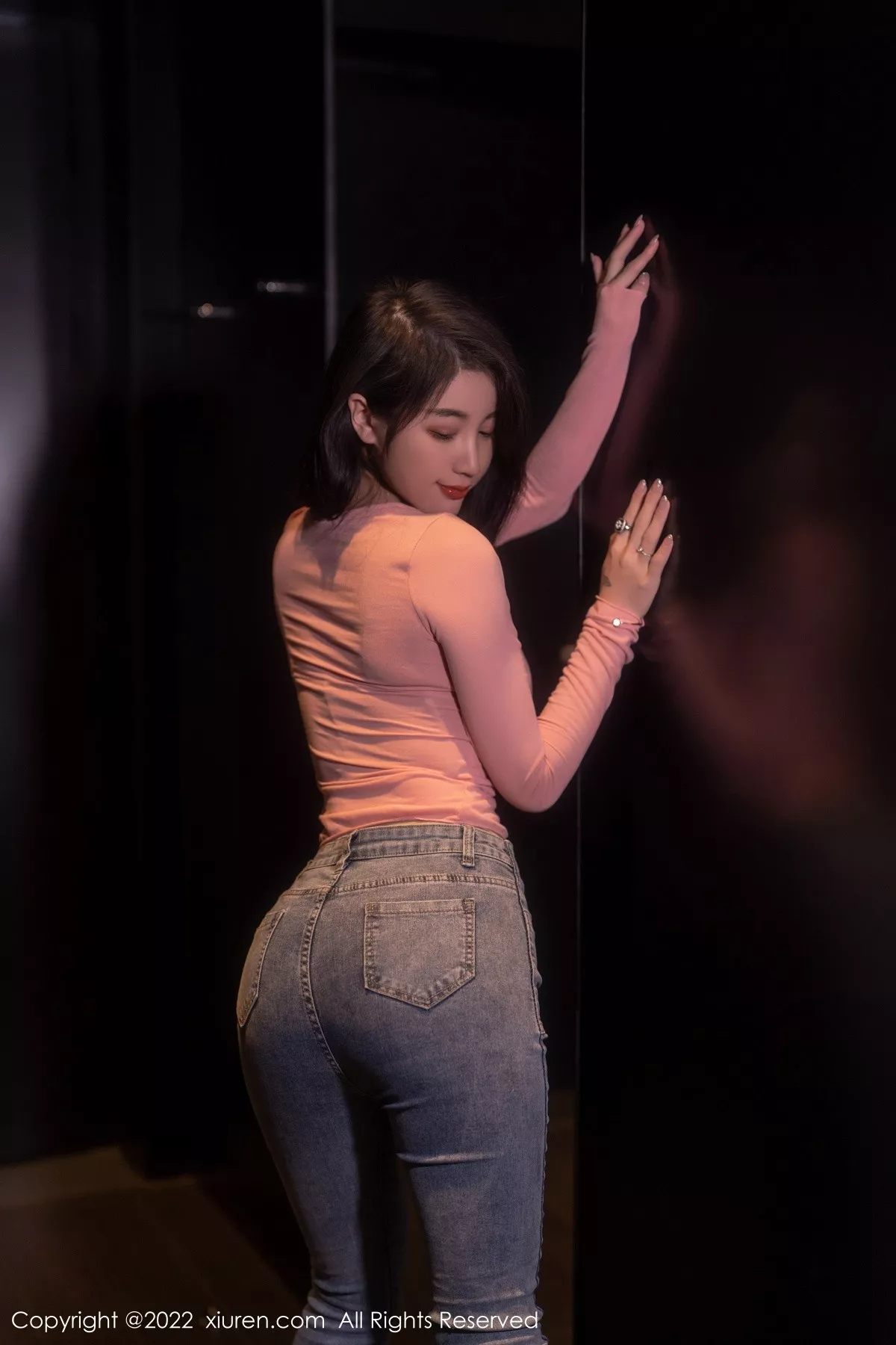 秀人集.com_[XiuRen秀人网]No.5506_模特美七Mia西双版纳旅拍粉色上衣配牛仔裤露性感内衣诱惑写真65P