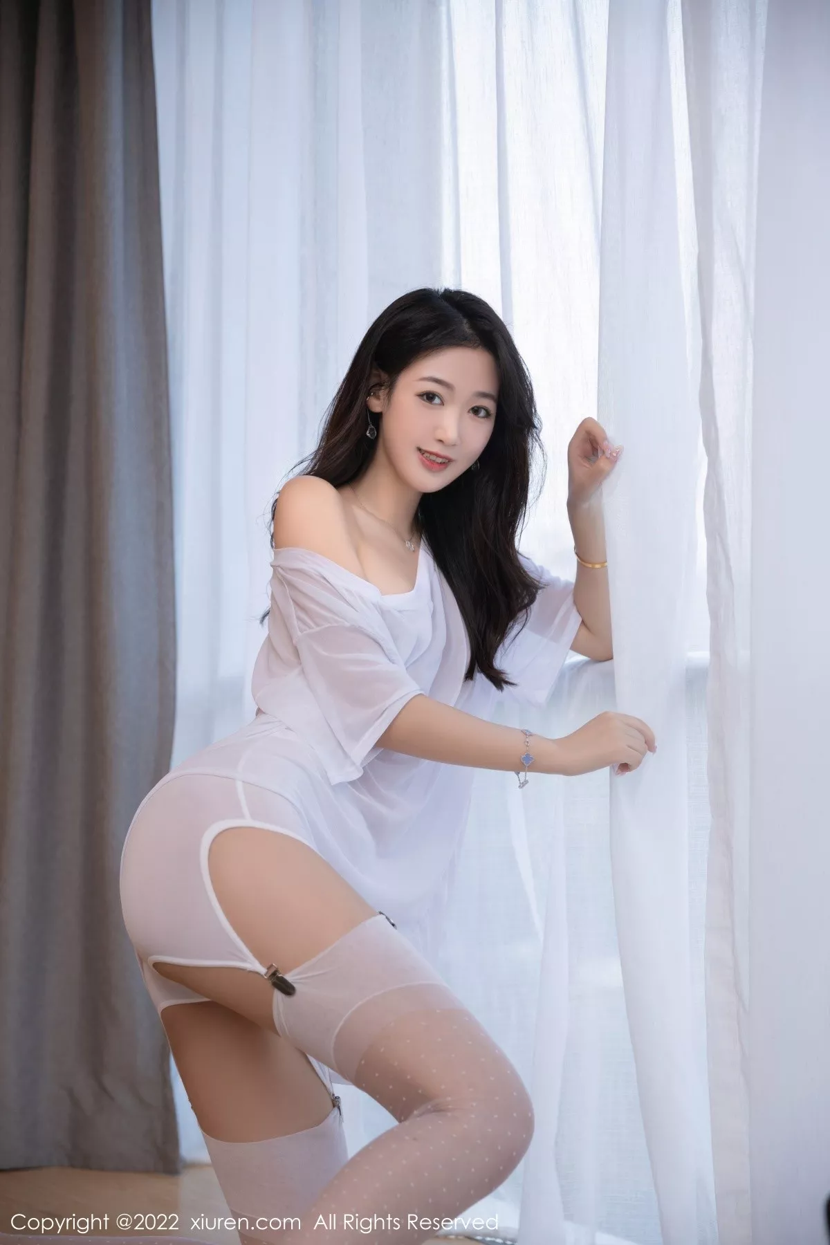 秀人集.com_[XiuRen秀人网]No.5644_模特唐安琪性感白色轻透连衣裙配白丝吊袜秀曼妙身姿诱惑写真83P