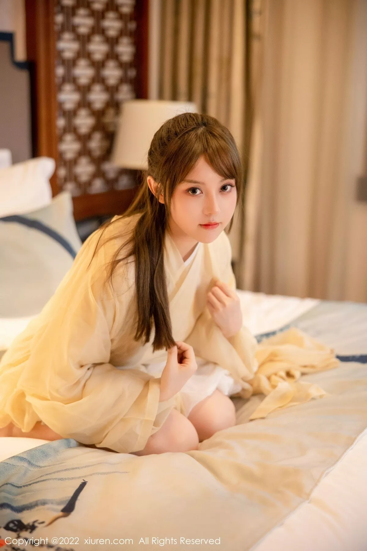 秀人集.com_[XiuRen秀人网]No.5653_模特豆瓣酱私房性感白色古装服饰半脱露白嫩豪乳惹火诱惑写真77P