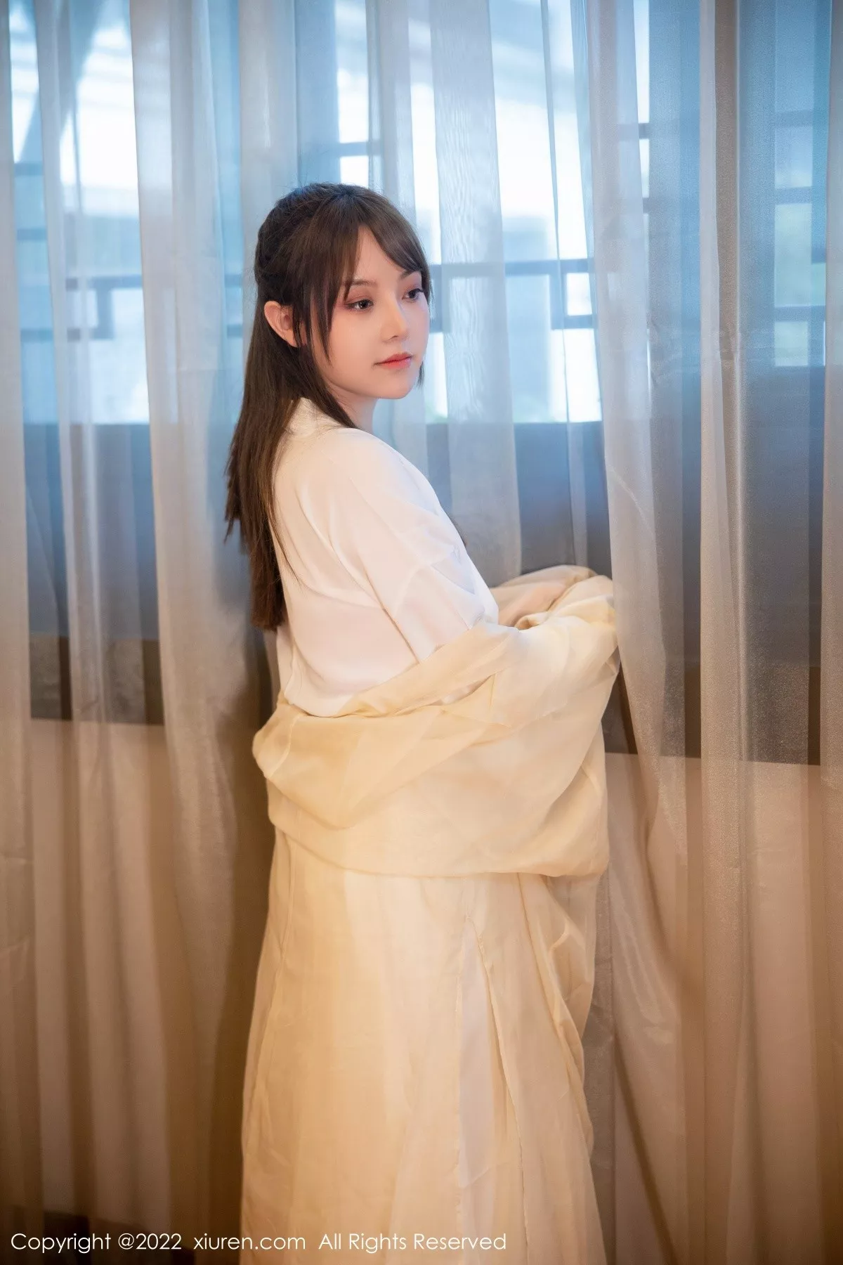 秀人集.com_[XiuRen秀人网]No.5653_模特豆瓣酱私房性感白色古装服饰半脱露白嫩豪乳惹火诱惑写真77P