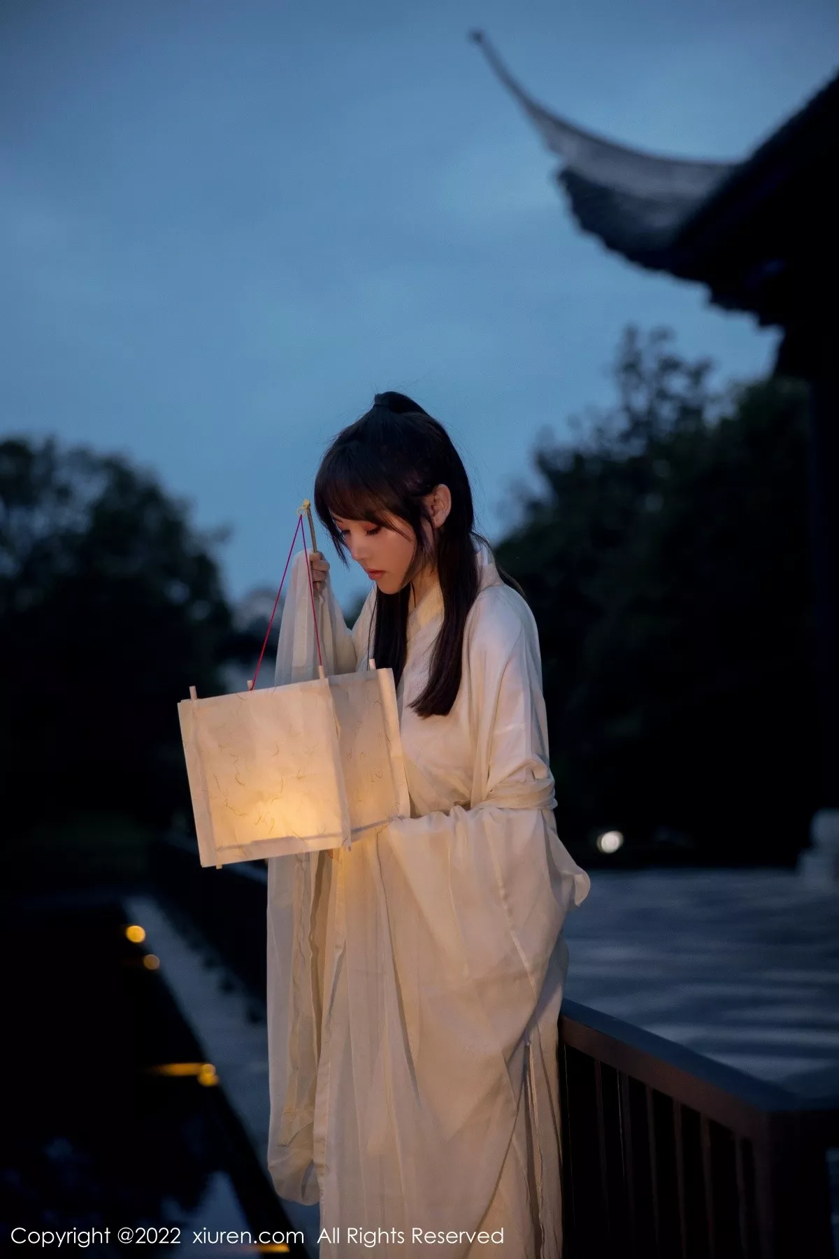 秀人集.com_[XiuRen秀人网]No.5653_模特豆瓣酱私房性感白色古装服饰半脱露白嫩豪乳惹火诱惑写真77P